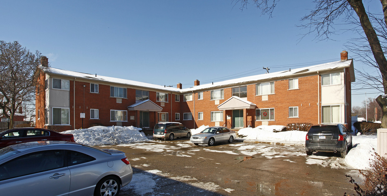 Building Photo - Royal Park Apartments