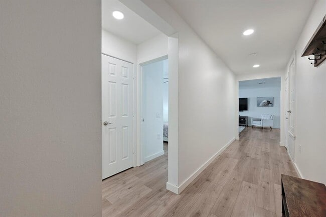 Building Photo - 7004 Ashen Ln