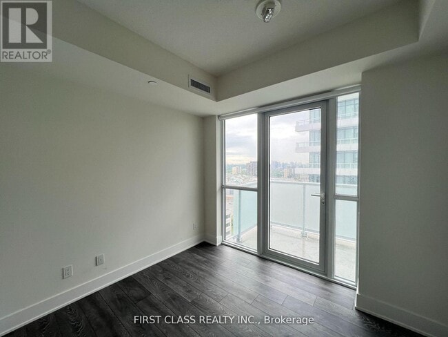 Building Photo - 188 Fairview Mall Dr