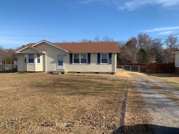 Primary Photo - Charming 3 Bedroom w/ Fenced Yard!