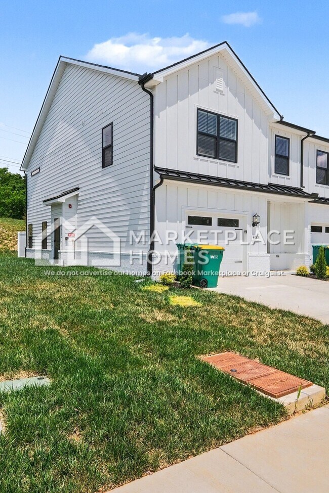 Building Photo - 4033 Norman Dr