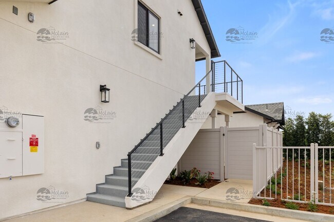 Foto del edificio - 3739-3751 Adams Street