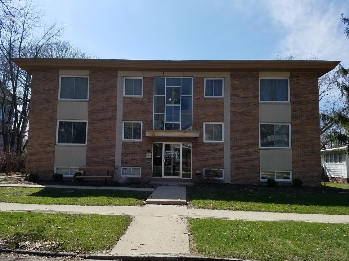Foto principal - 910 N East St