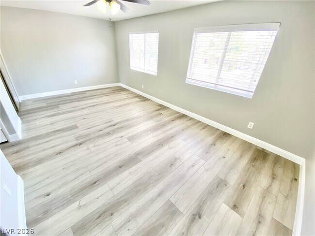 Foto del edificio - 5388 Runningbrook Rd