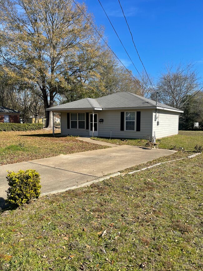 219 Lamar St, Nacogdoches, TX 75961 House Rental in Nacogdoches, TX