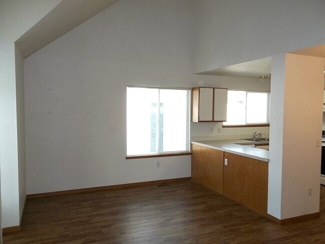 Building Photo - West Fort Collins Living Near Horsetooth Reservoir