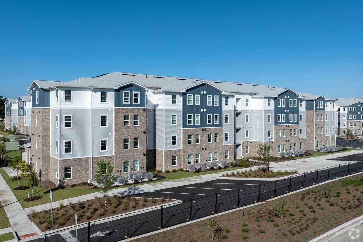 Primary Photo - Starway Village