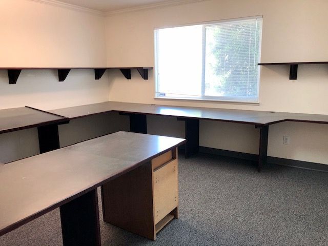 Foto del edificio - Office  25000 /- Sq Ft Yard