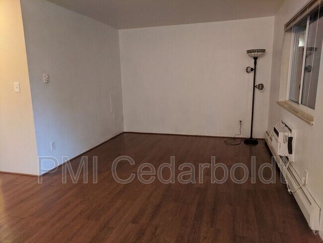 Building Photo - 5875 E Iliff Ave