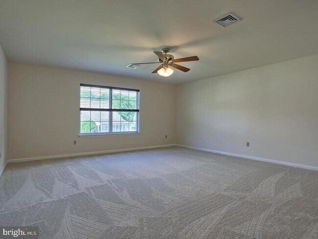 Building Photo - 1835 Deer Run Dr