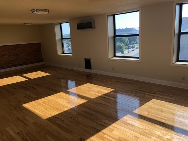 living - 124 Water St