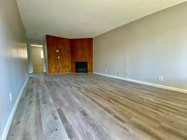 Building Photo - 1267 W McKinley Ave