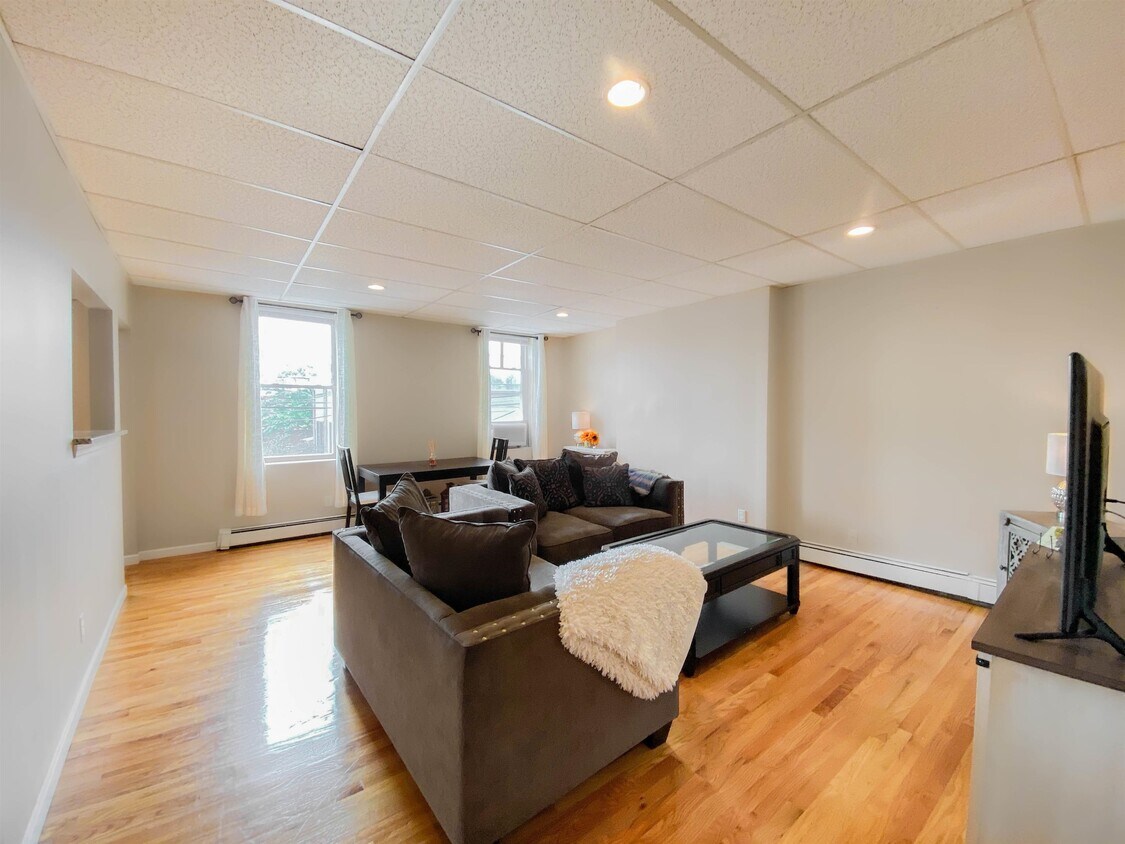 37 W 19th St Unit 2, Weehawken, NJ 07086 Condo for Rent in Weehawken