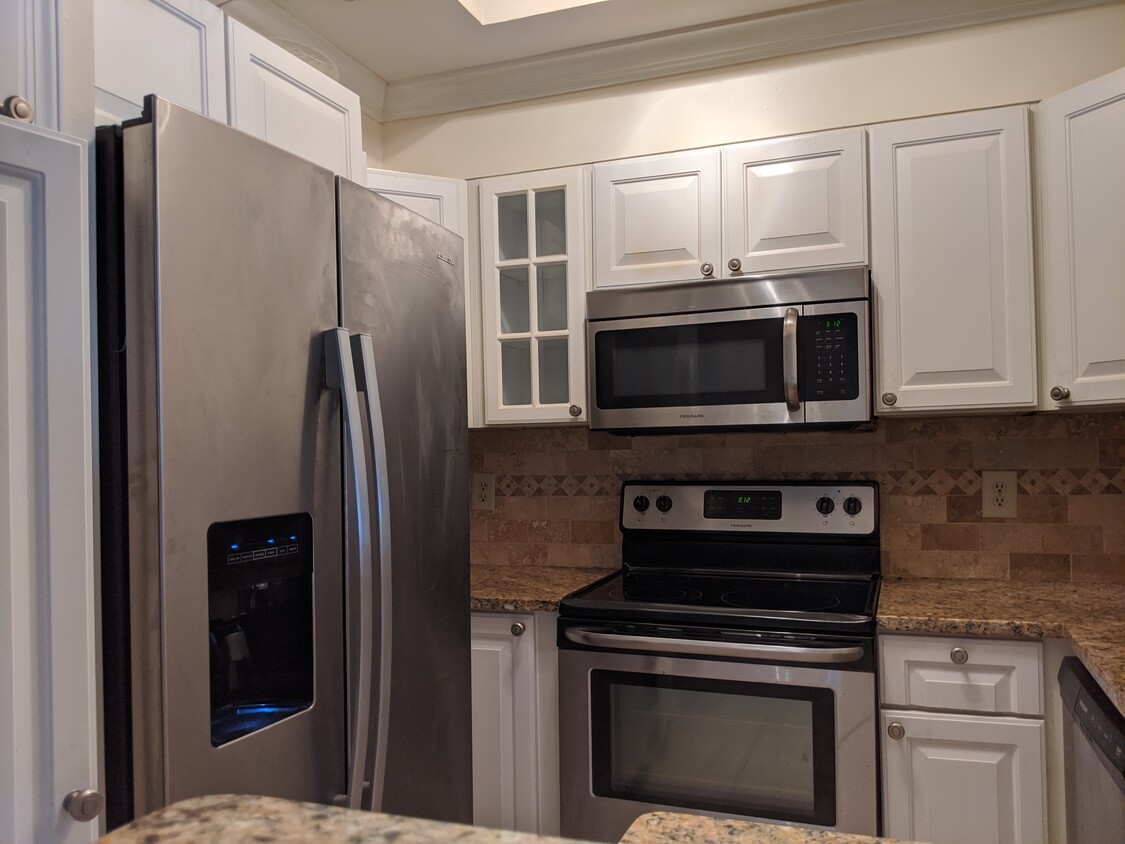 Foto principal - 795 Hammond Dr NE