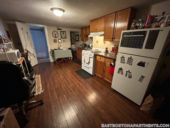 Foto del edificio - 249 Bennington St