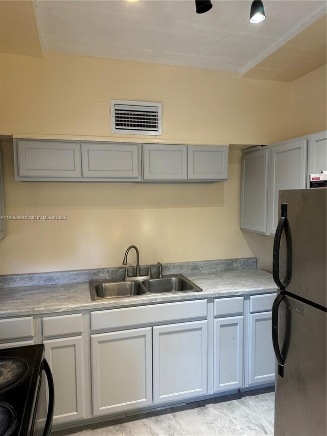 Foto del edificio - 290 NE 154th St