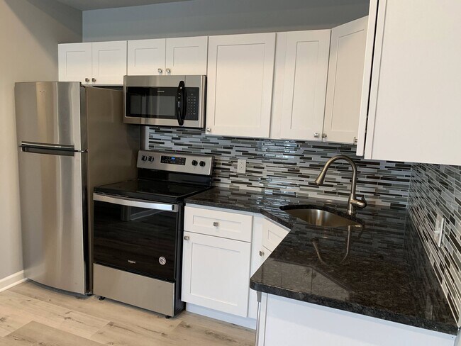 Photo - 517 S 42nd St Apartment