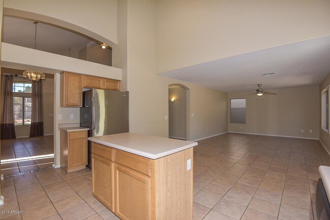 Foto del edificio - 7456 W Lone Cactus Dr