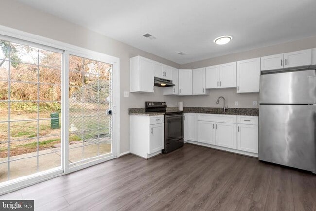 Foto del edificio - 45 Heritage Ct