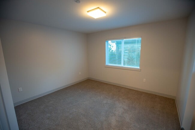 Building Photo - 303 Edmonds St
