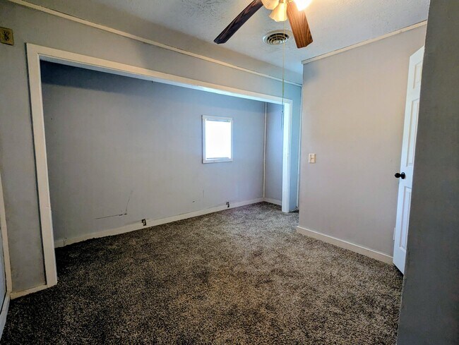 Foto del edificio - 612 N Cherry St