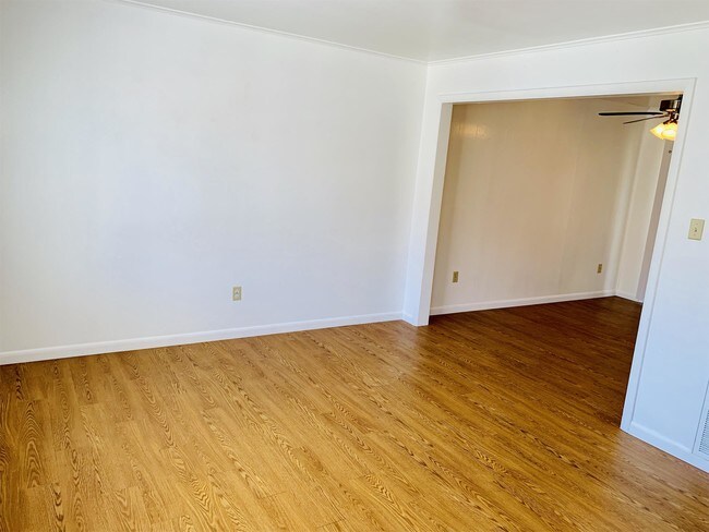 Building Photo - 6820 Linville Dr