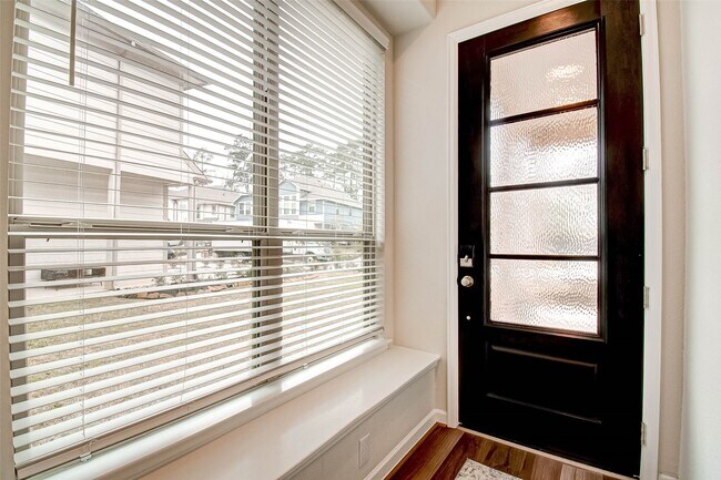 Foto del edificio - 617 Aspen Falls Ct