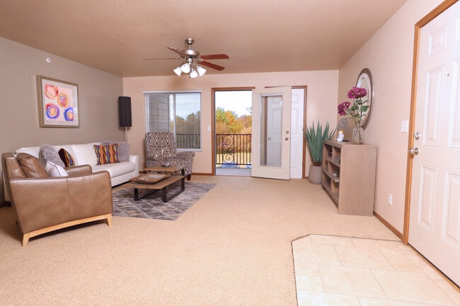 Building Photo - Stone Pointe Apartments