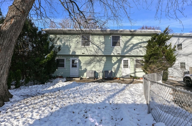 Back Private Entrance - 7919 W Norwich Ave