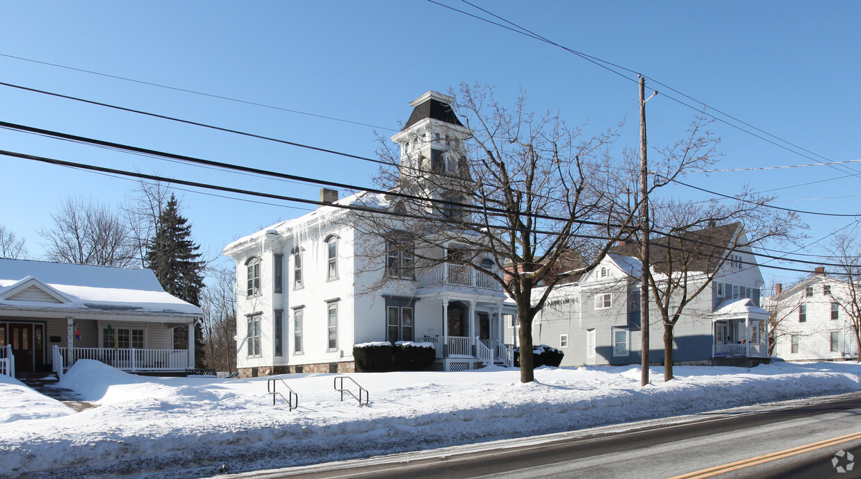 Primary Photo - 424 E Main St