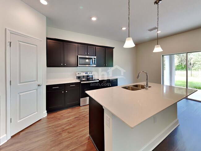 Foto del edificio - 3149 Artemisia Ln