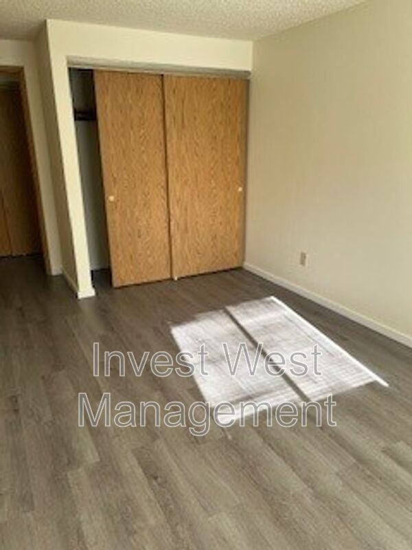Foto del edificio - 7106 NE Hazel Dell Ave