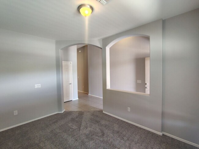 Foto del edificio - 8990 W Cloudwood Dr