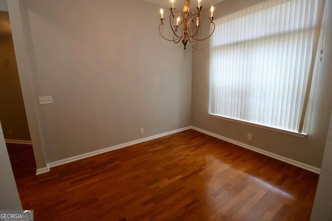 Building Photo - 150 Lake Manor Dr