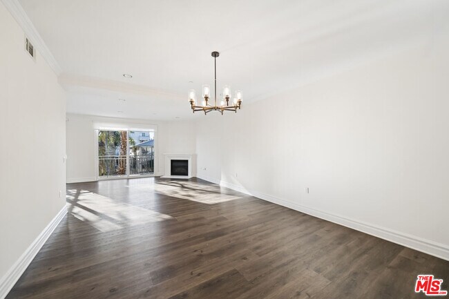 Foto del edificio - 1050 S Holt Ave