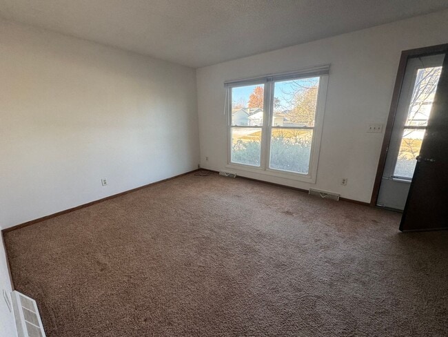 Building Photo - Westgate 205-207