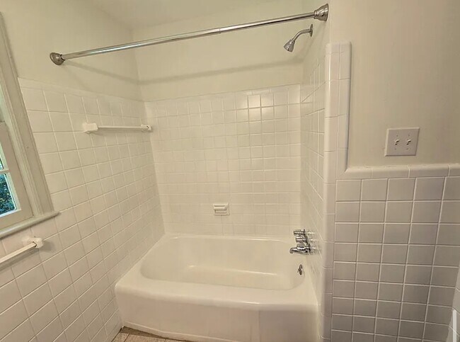 Building Photo - 2863 Catalina Dr