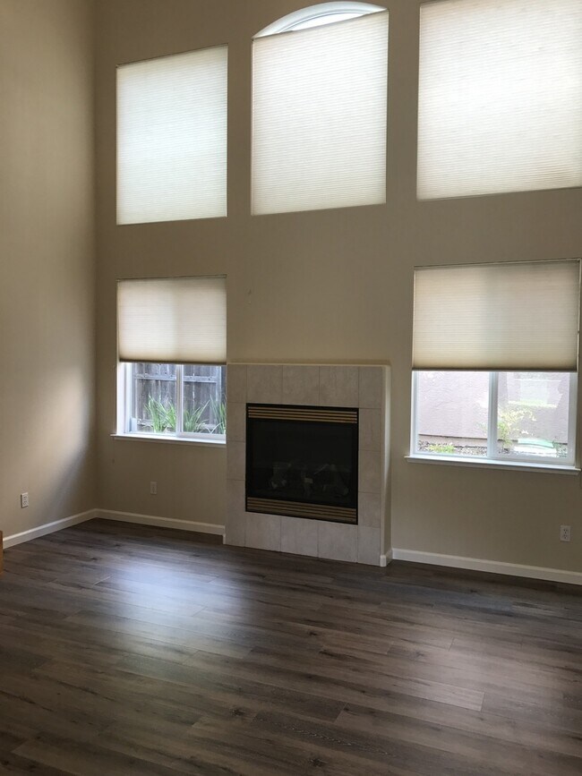 Foto del edificio - 2042 Rummel Ct