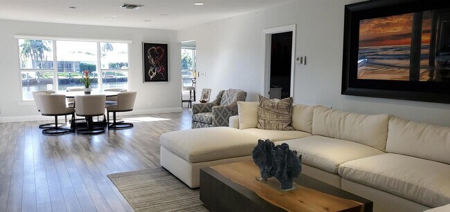 Foto del edificio - 72 Little Harbor Way