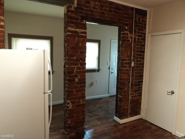 Foto del edificio - 1 br, 1 bath Apartment - 5021 Pine Street