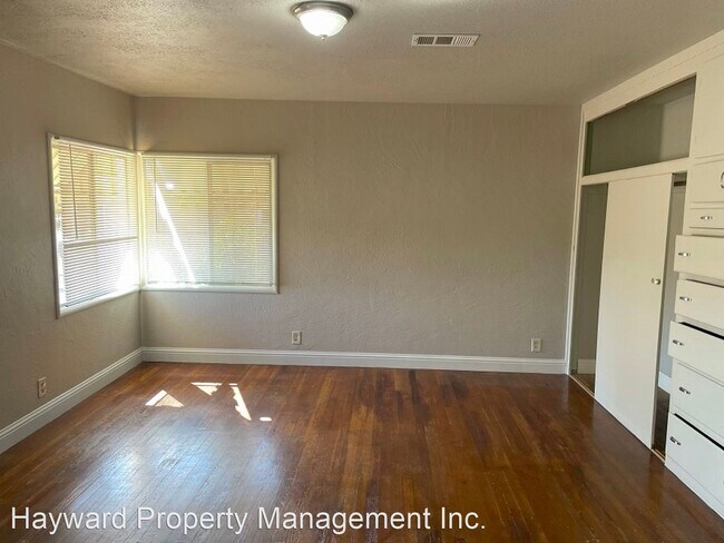 Building Photo - 3 br, 2 bath House - 24894 2nd St.