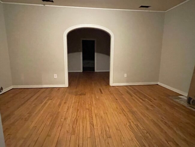 Large living and dining - 3735 Colonial Ave