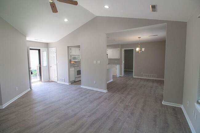 Foto del edificio - 3721 Prescott Dr
