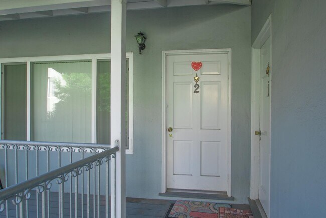 Building Photo - 1208 Capuchino Ave