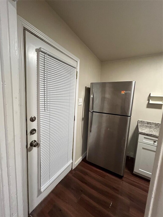 Foto del edificio - 914 Gene Johnson St