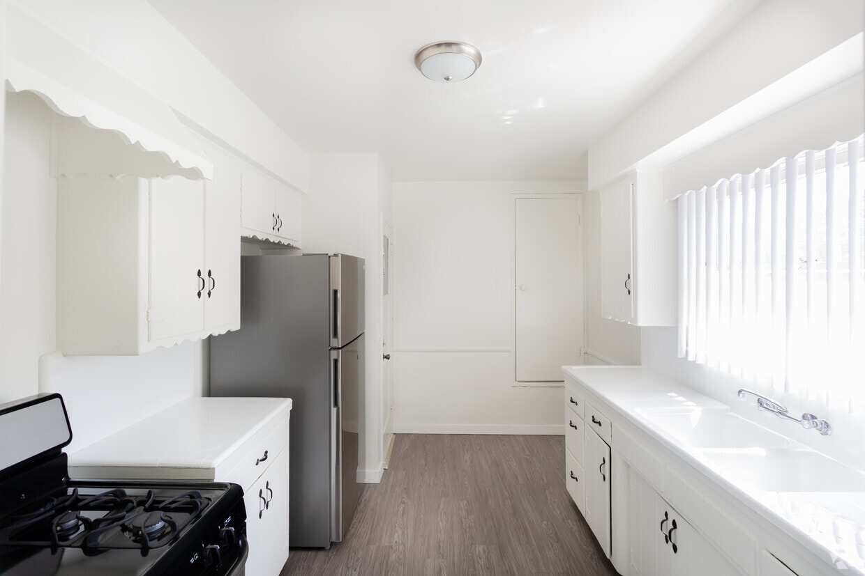 Primary Photo - Radford