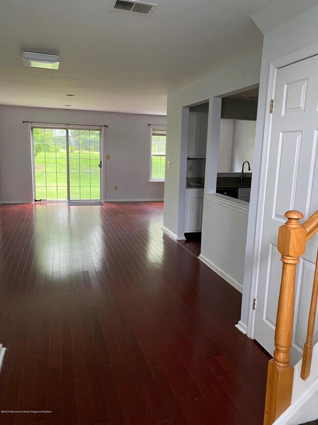 Building Photo - 857 Mariposa Ct