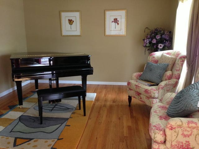 Building Photo - 157 Little Plains Rd