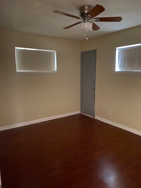 Foto del edificio - 702 E 10th St