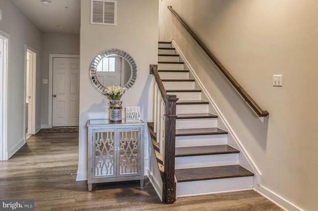 Foto del edificio - 8819 Shady Pines Dr